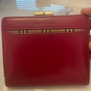 Burberry 
Nova Check Pattern Leather kiss lock French Purse